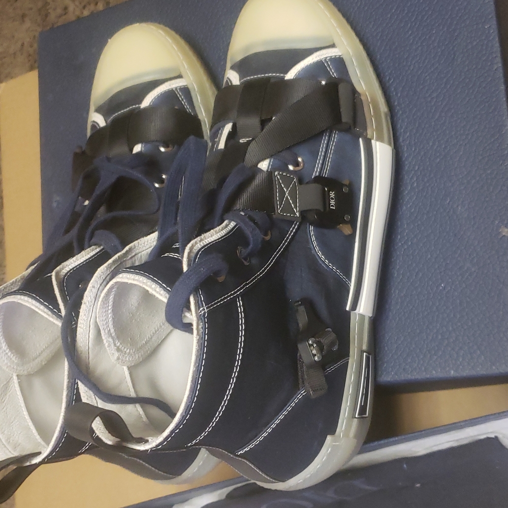 DIOR RARE SNEAKERS